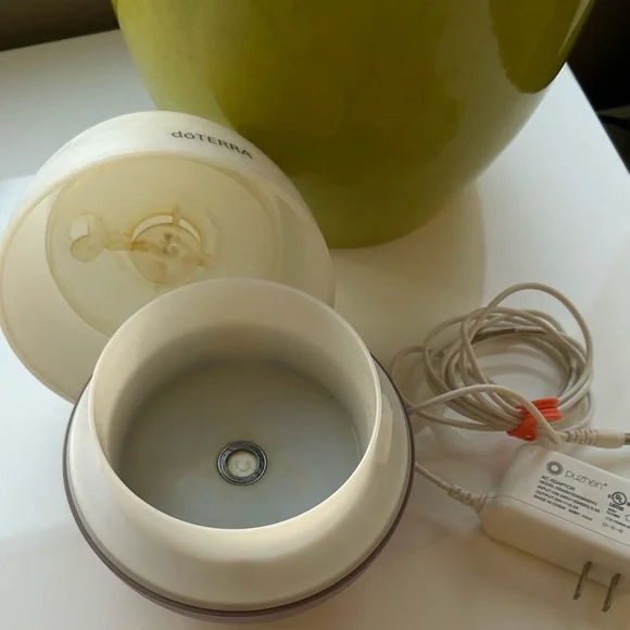 doTERRA White and Purple Aroma Diffuser - Picture 7 of 8